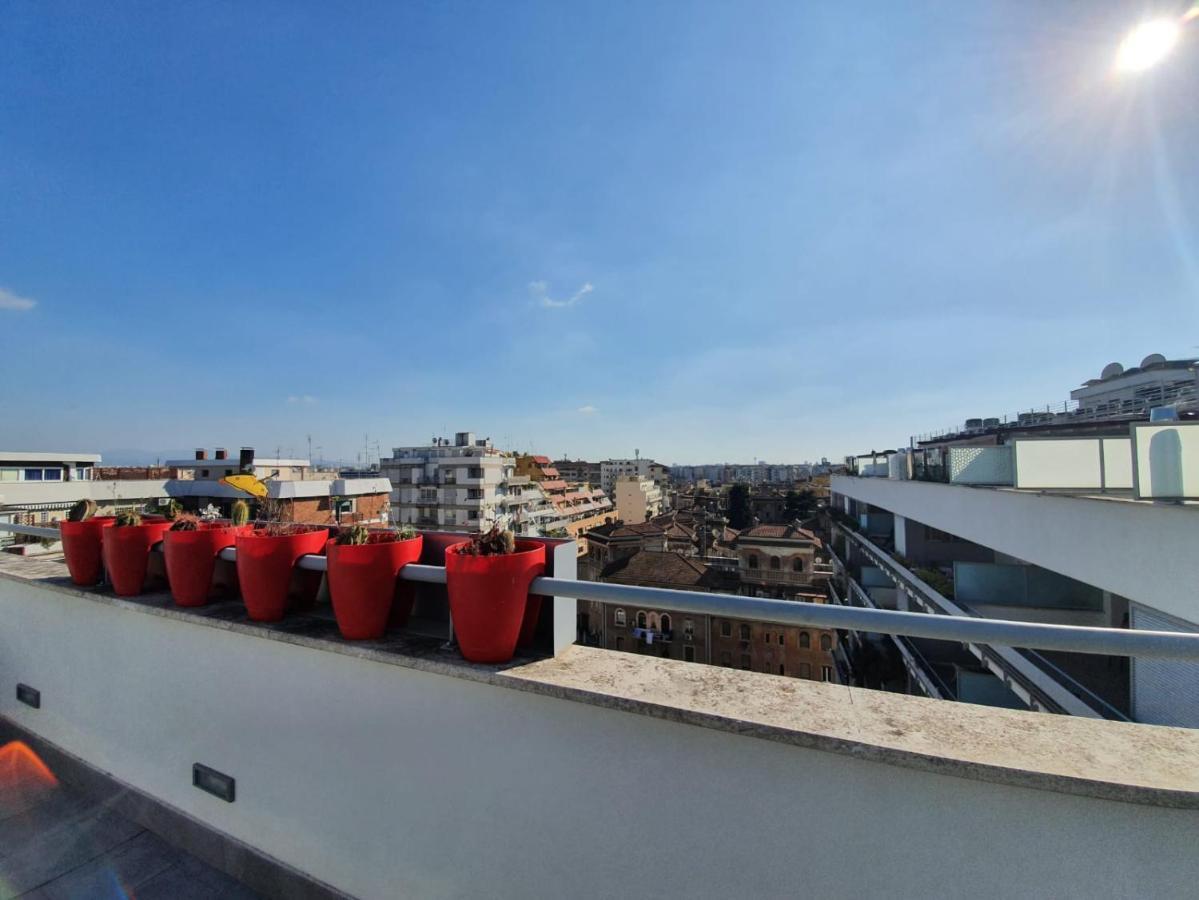 Penthouse 41 In Trastevere With Big Terrace ローマ エクステリア 写真