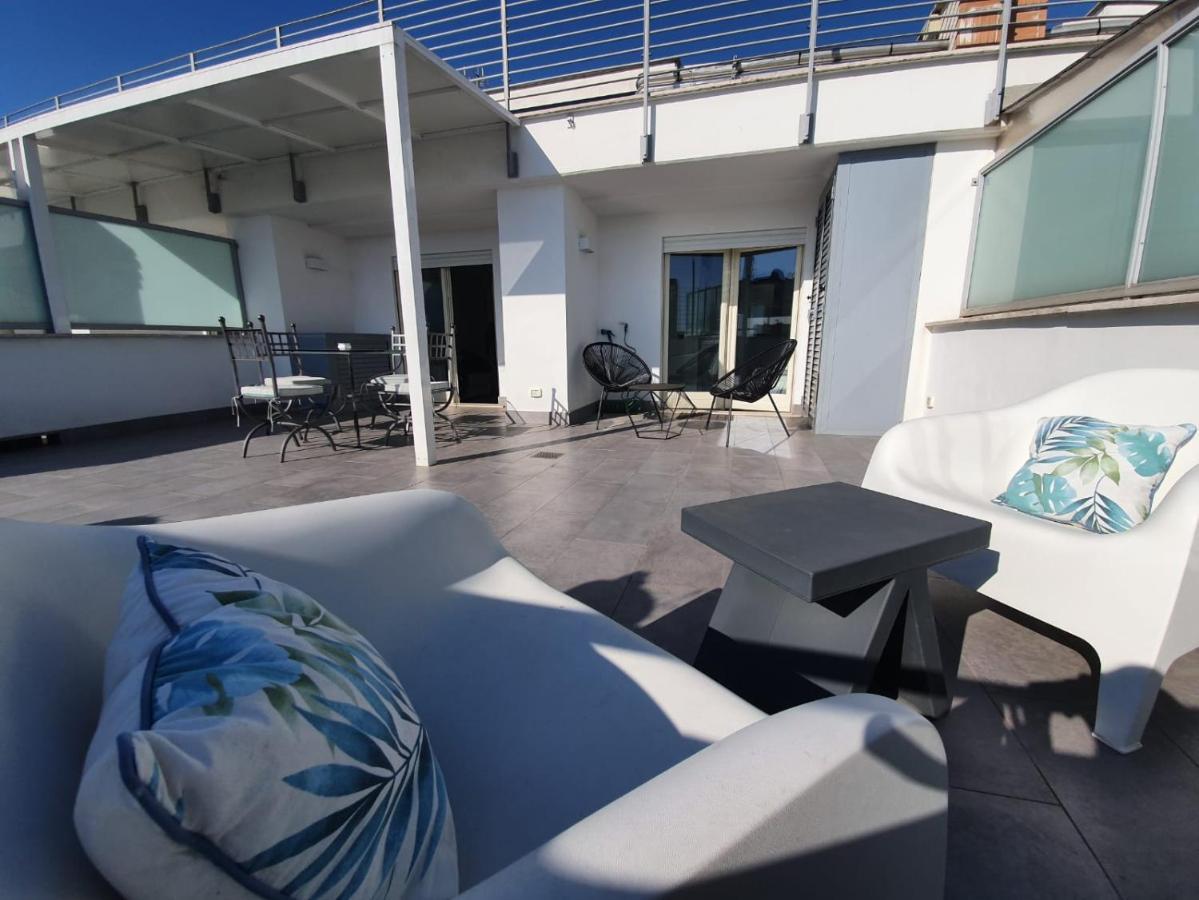 Penthouse 41 In Trastevere With Big Terrace ローマ エクステリア 写真